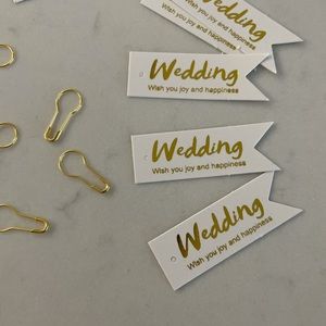 Wedding gift tags with pins